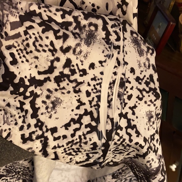 Apt. 9 unique black and white pattern top with embellishments M - Picture 9 of 14